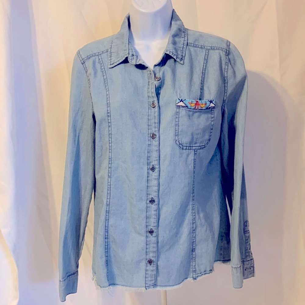 Billabong Women’s Medium Blue Long Sleeve Button Front Beaded Denim Shirt